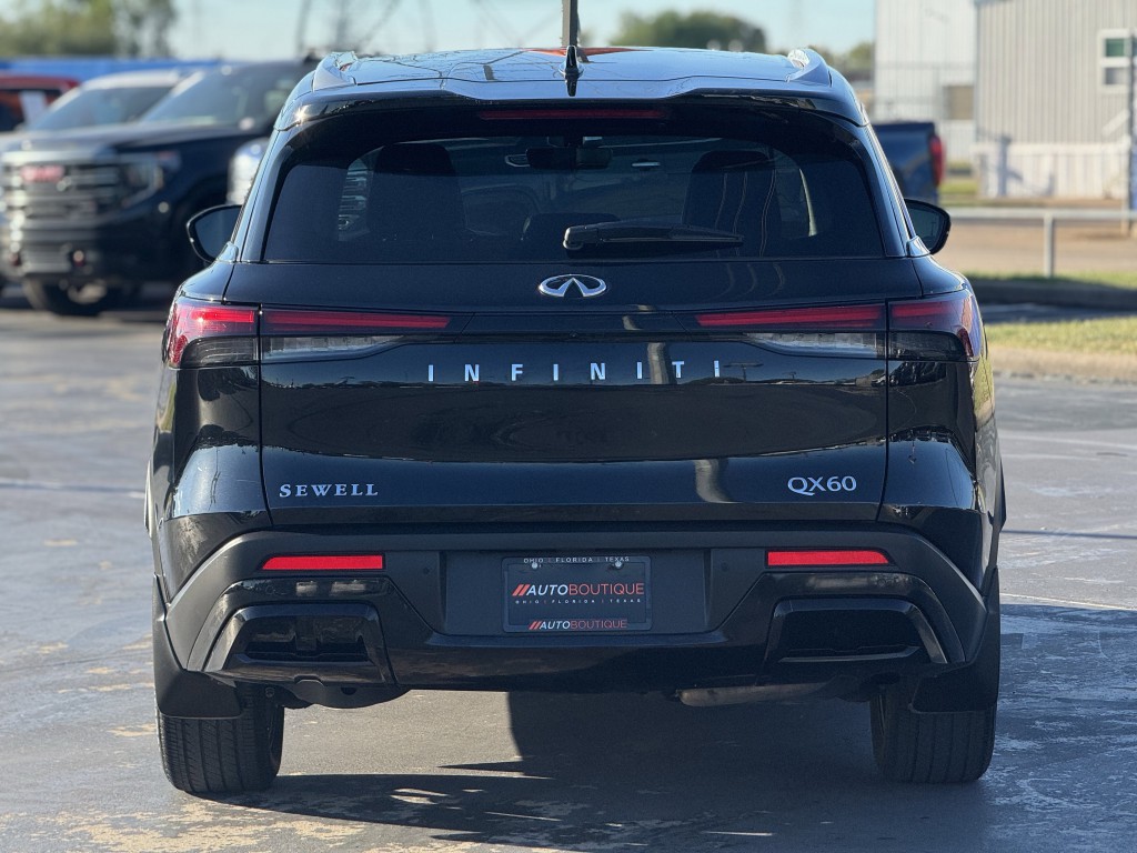 2024 INFINITI QX60 Image 8