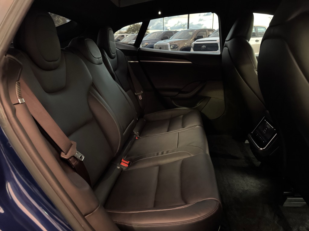 2021 Tesla Model S Image 23