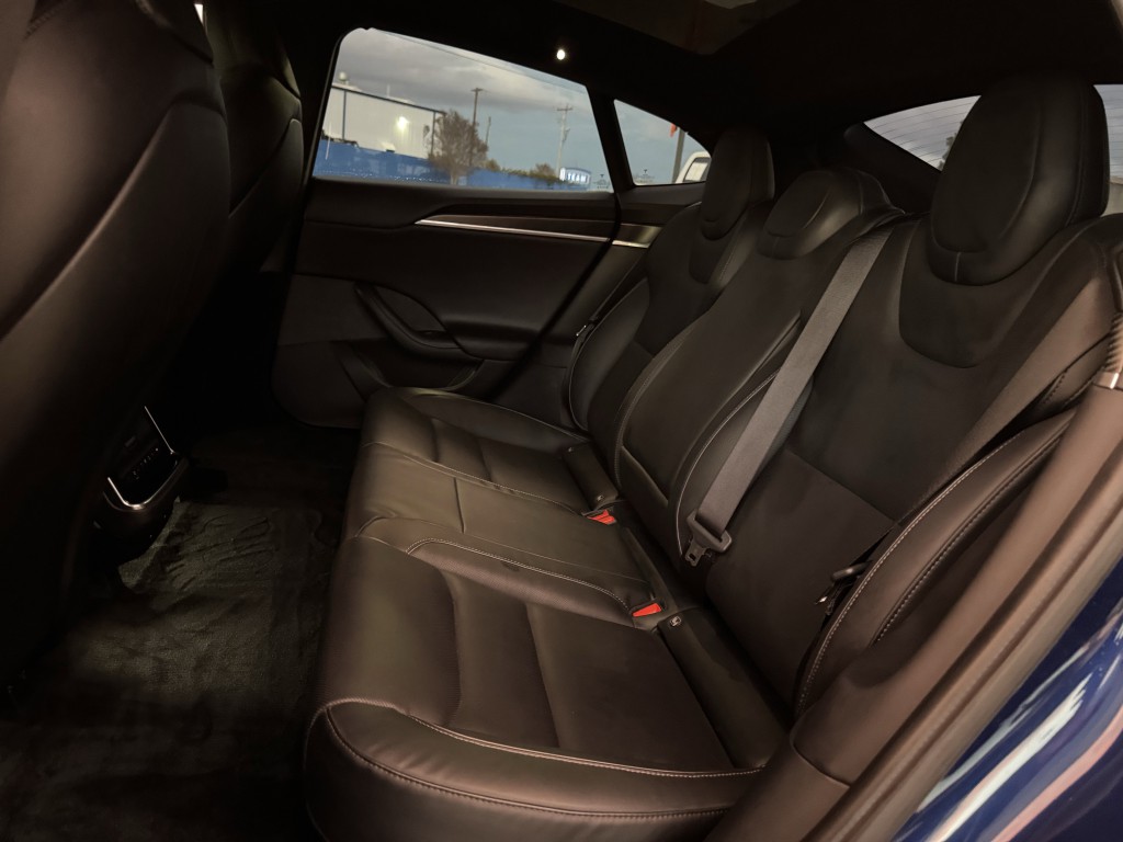 2021 Tesla Model S Image 24
