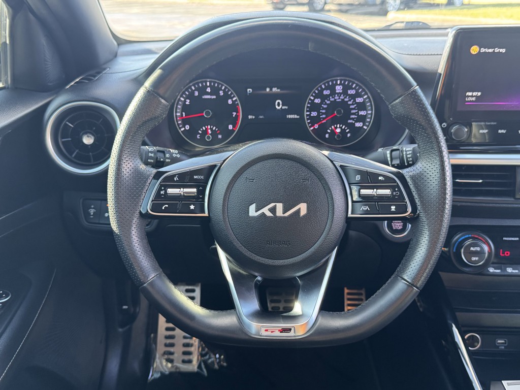 2022 Kia Forte Image 15