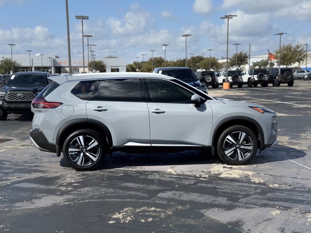 2022 Nissan Rogue Image 10