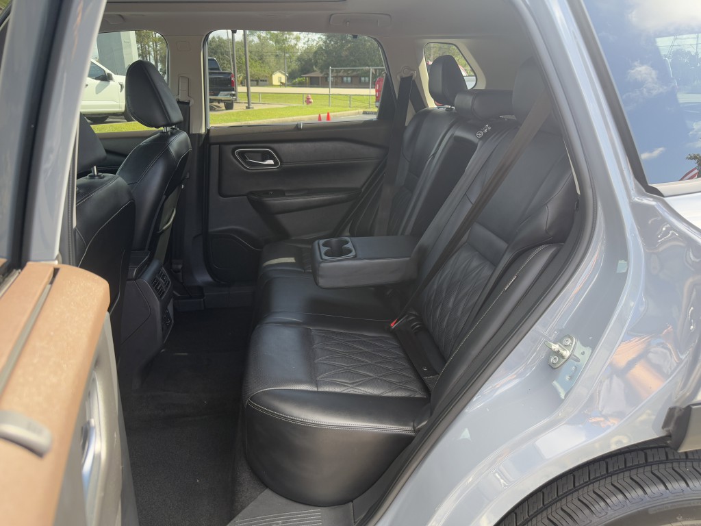 2022 Nissan Rogue Image 33