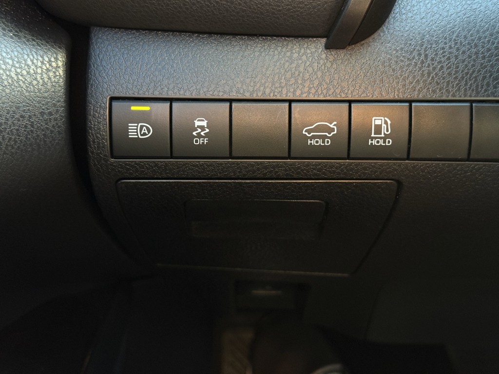 2022 Toyota Camry Image 25