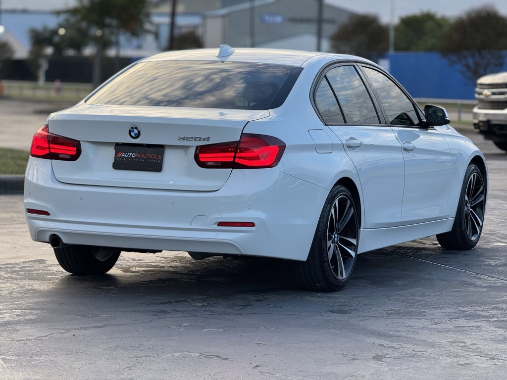 2018 BMW 3 Series Image 10