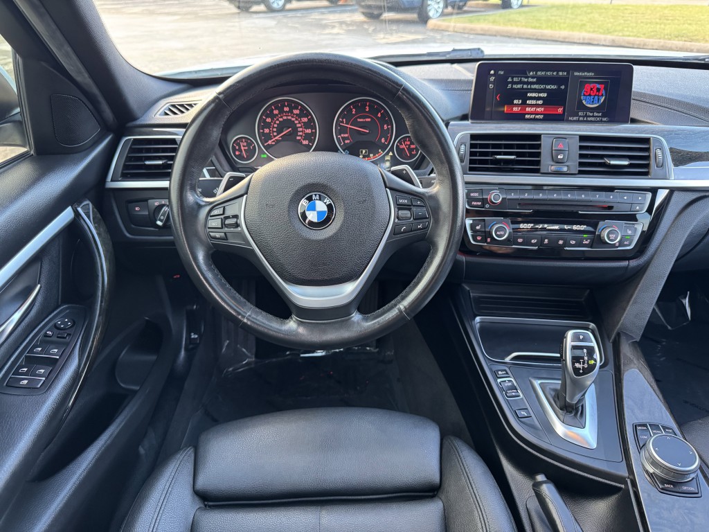 2018 BMW 3 Series Image 14