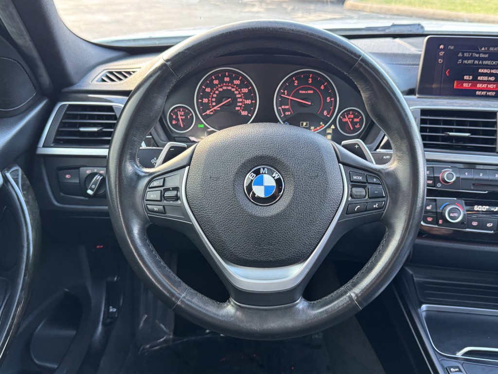 2018 BMW 3 Series Image 15