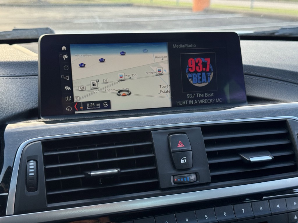 2018 BMW 3 Series Image 18