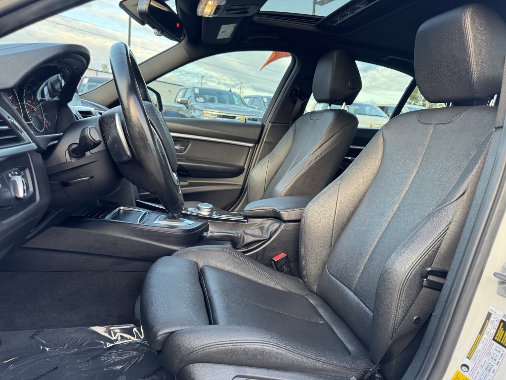 2018 BMW 3 Series Image 22