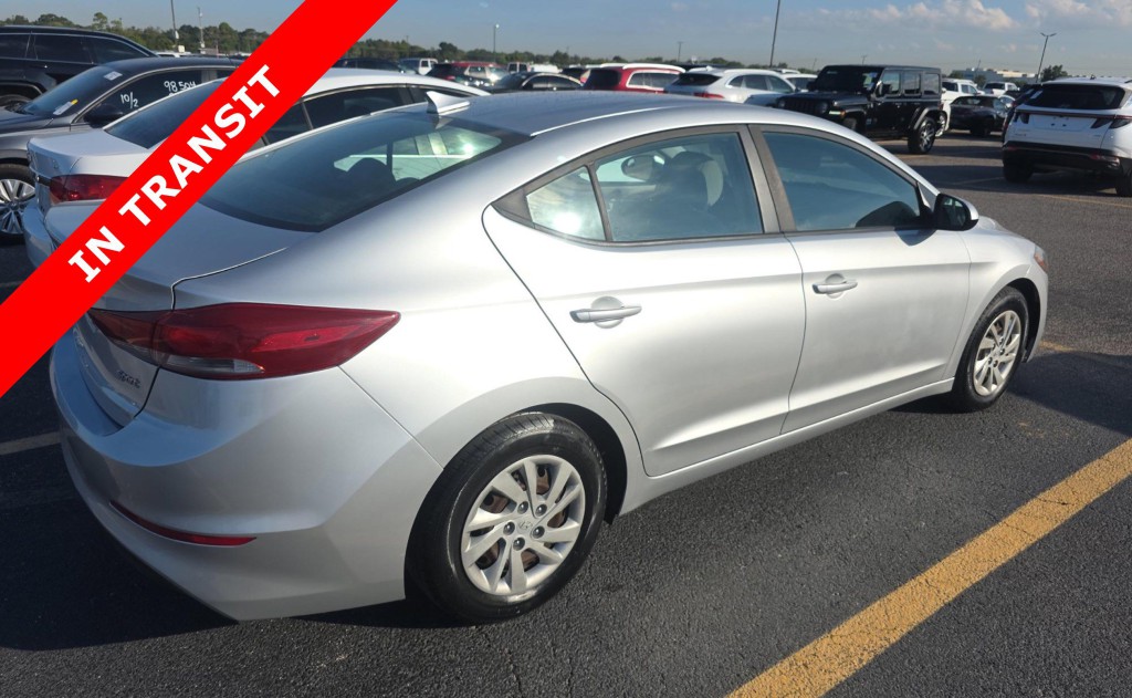 2017 Hyundai Elantra Image 6