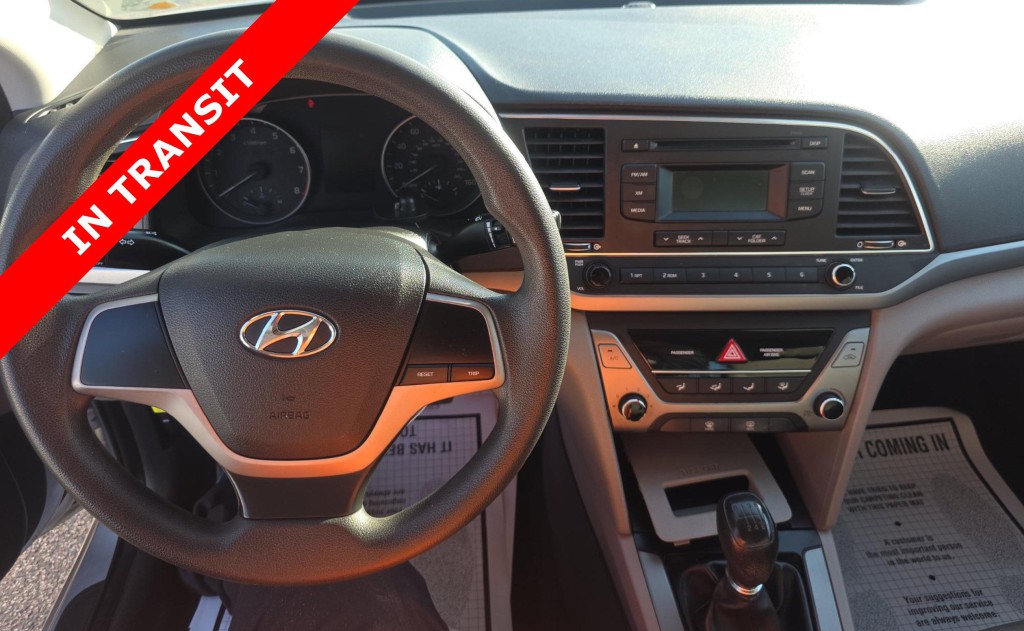 2017 Hyundai Elantra Image 8