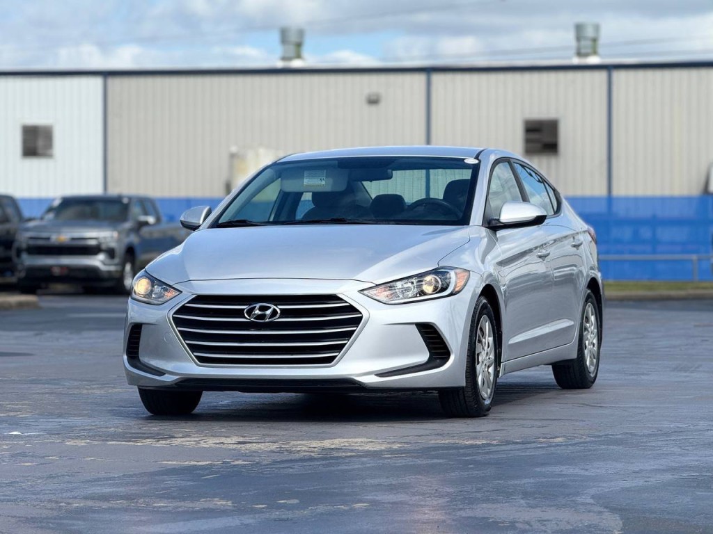 2017 Hyundai Elantra Image 5