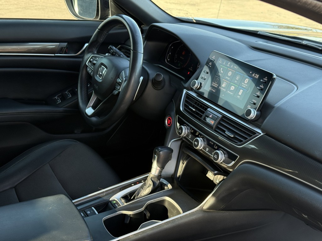 2018 Honda Accord Image 12