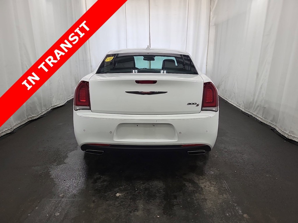 2021 Chrysler 300 Image 6