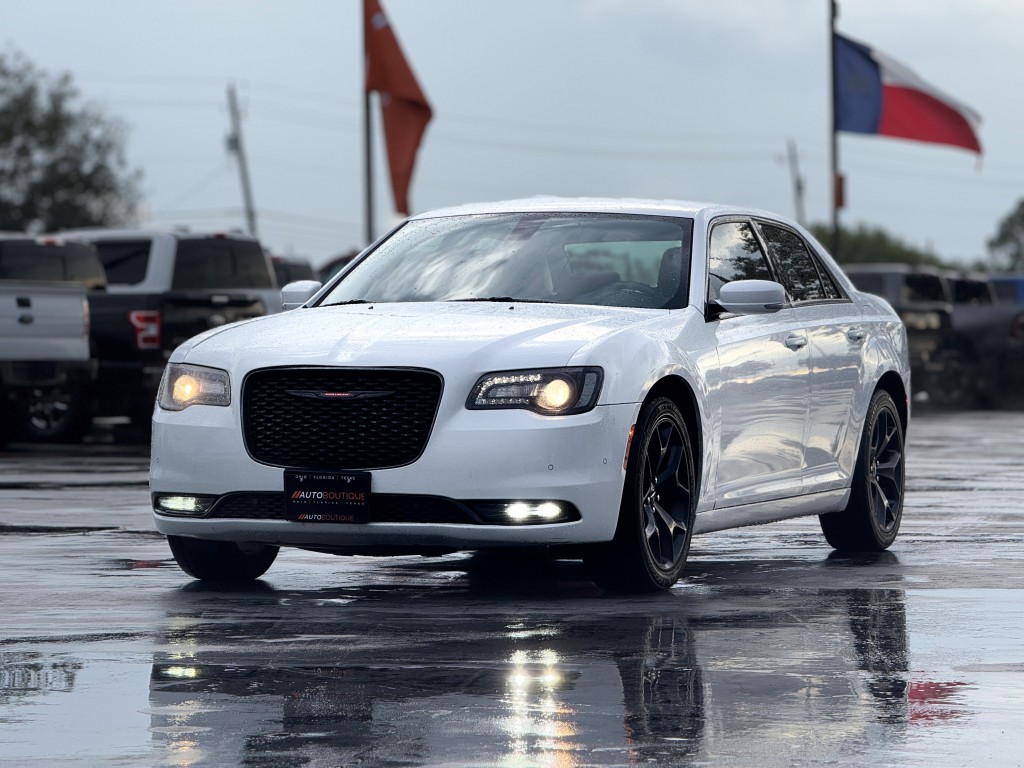 2021 Chrysler 300 Image 5