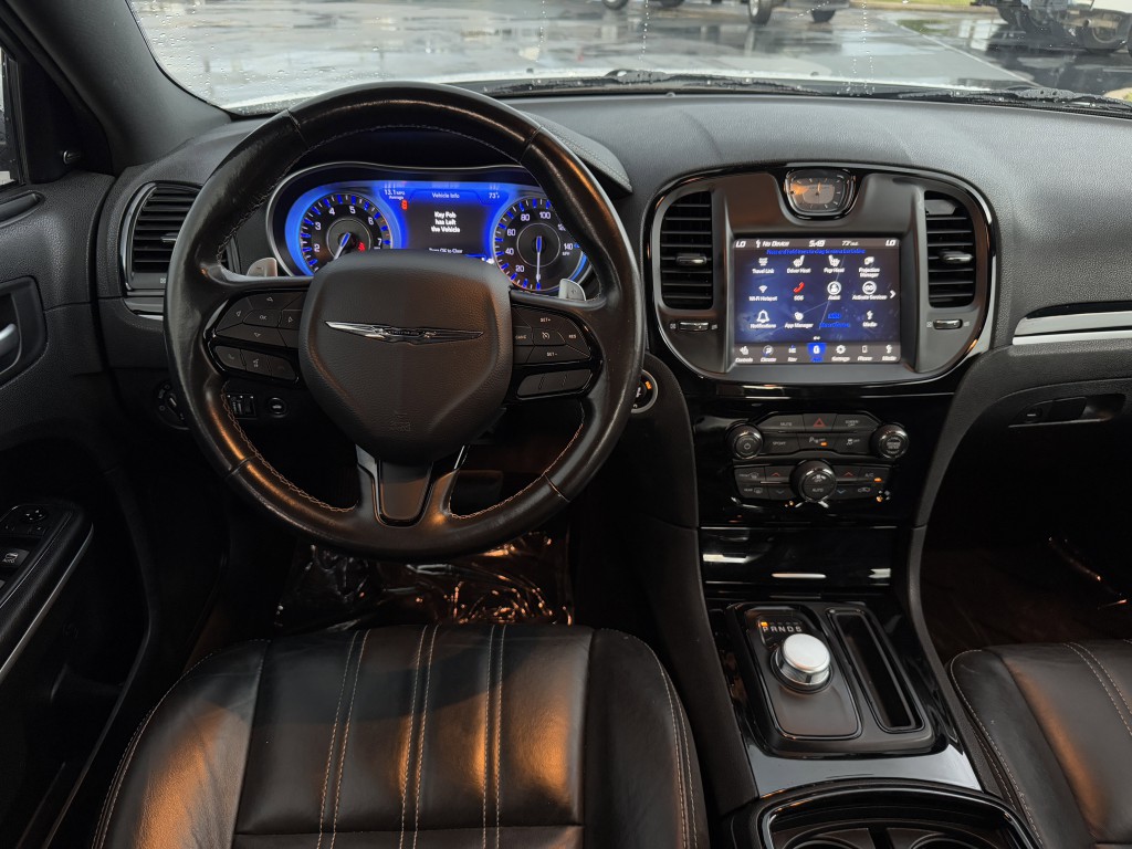 2021 Chrysler 300 Image 15