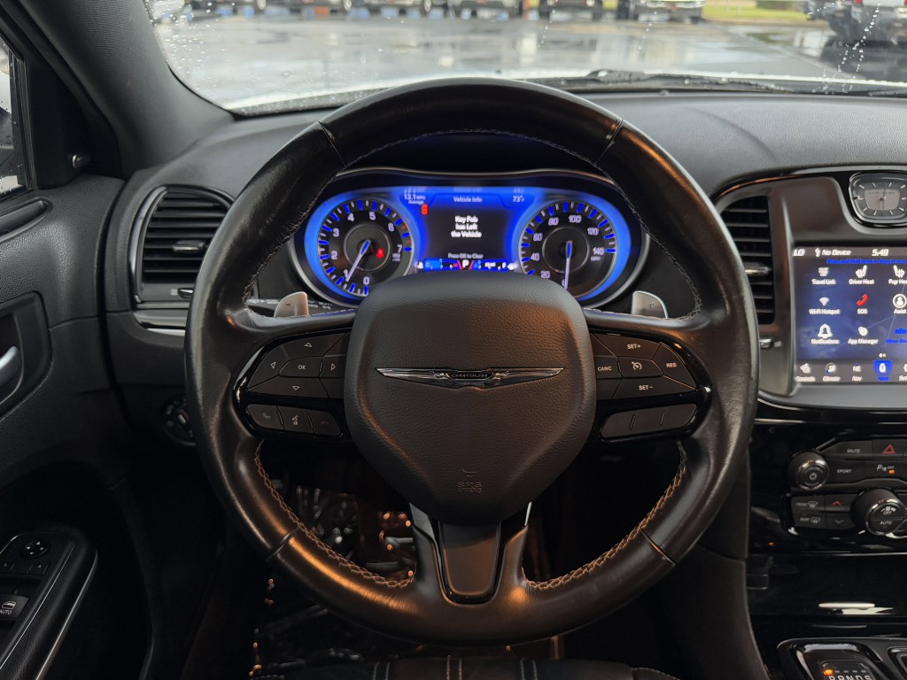 2021 Chrysler 300 Image 16