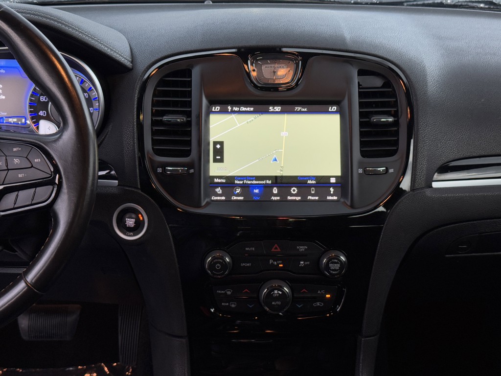 2021 Chrysler 300 Image 19