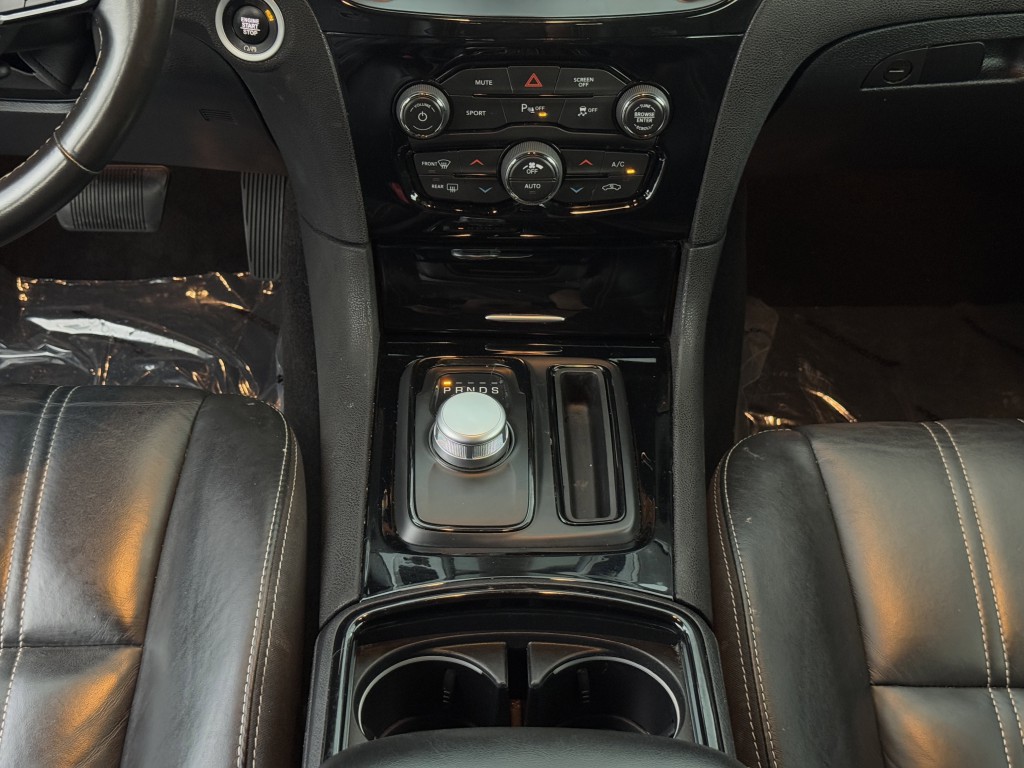 2021 Chrysler 300 Image 23