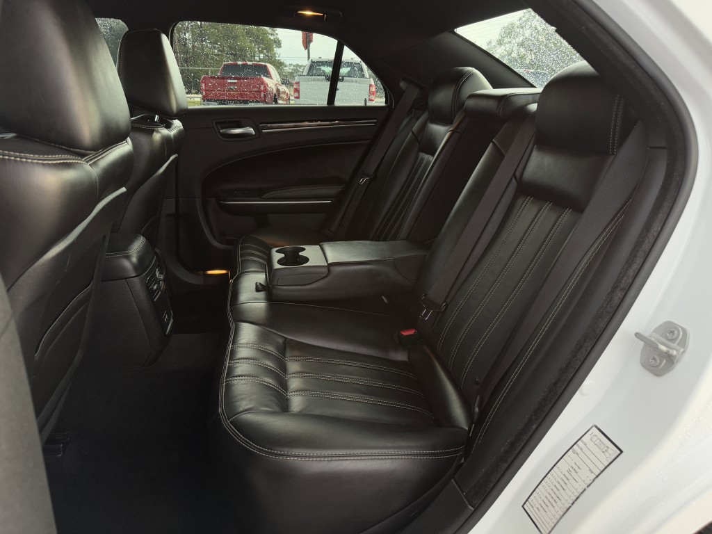 2021 Chrysler 300 Image 29