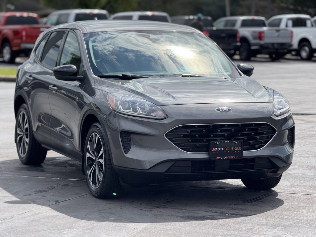 2022 Ford Escape Image 3