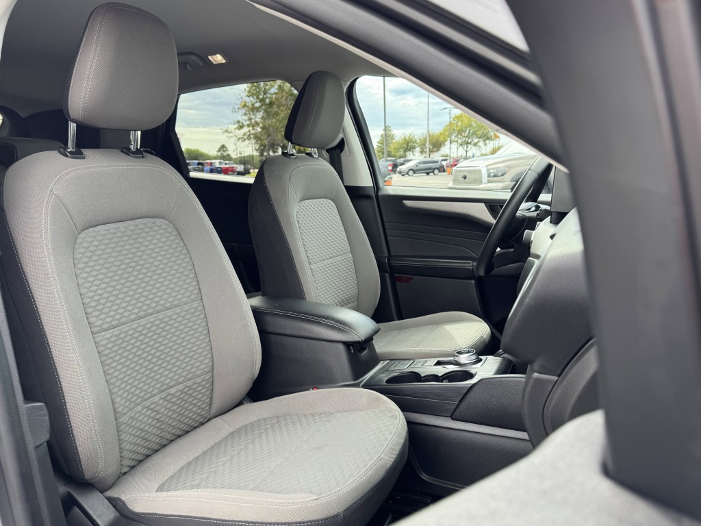 2022 Ford Escape Image 28