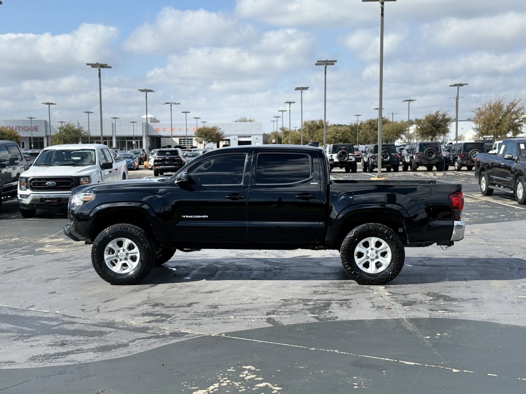 2020 Toyota Tacoma Image 10