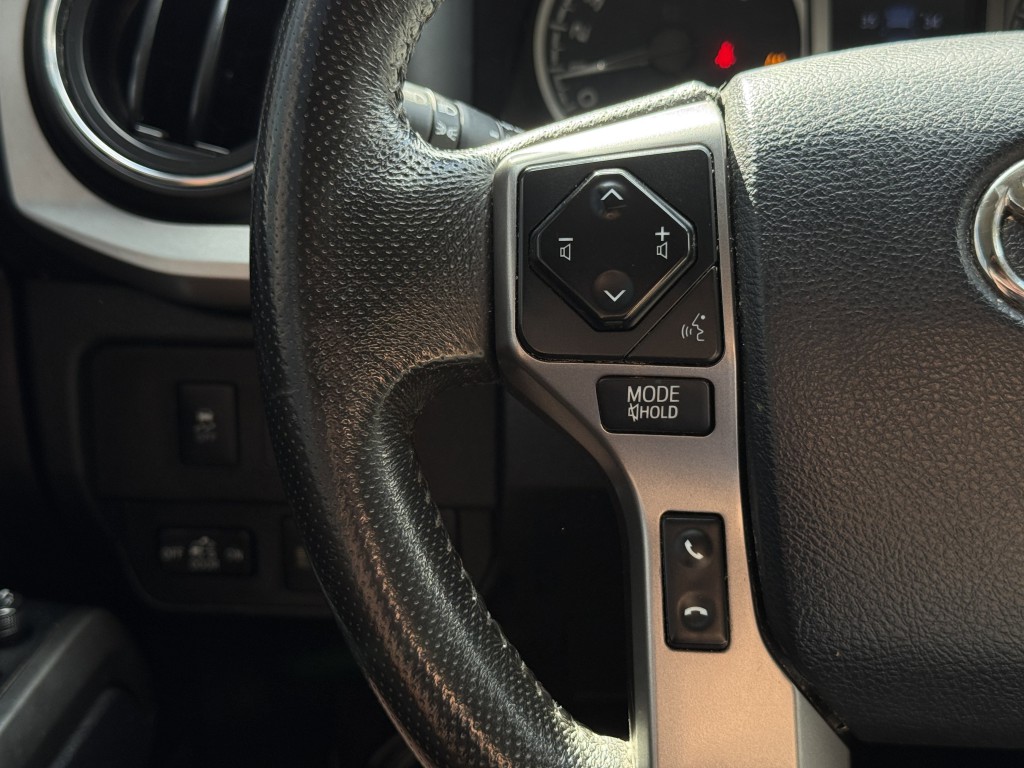 2020 Toyota Tacoma Image 16