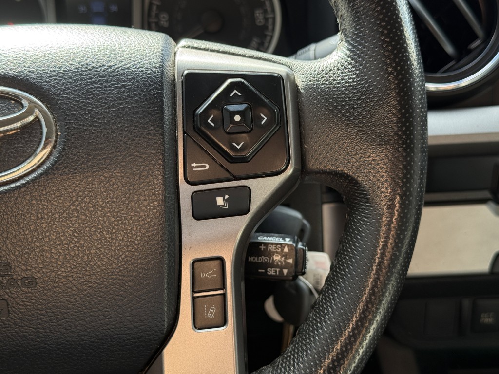 2020 Toyota Tacoma Image 17