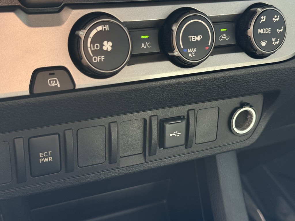 2020 Toyota Tacoma Image 21