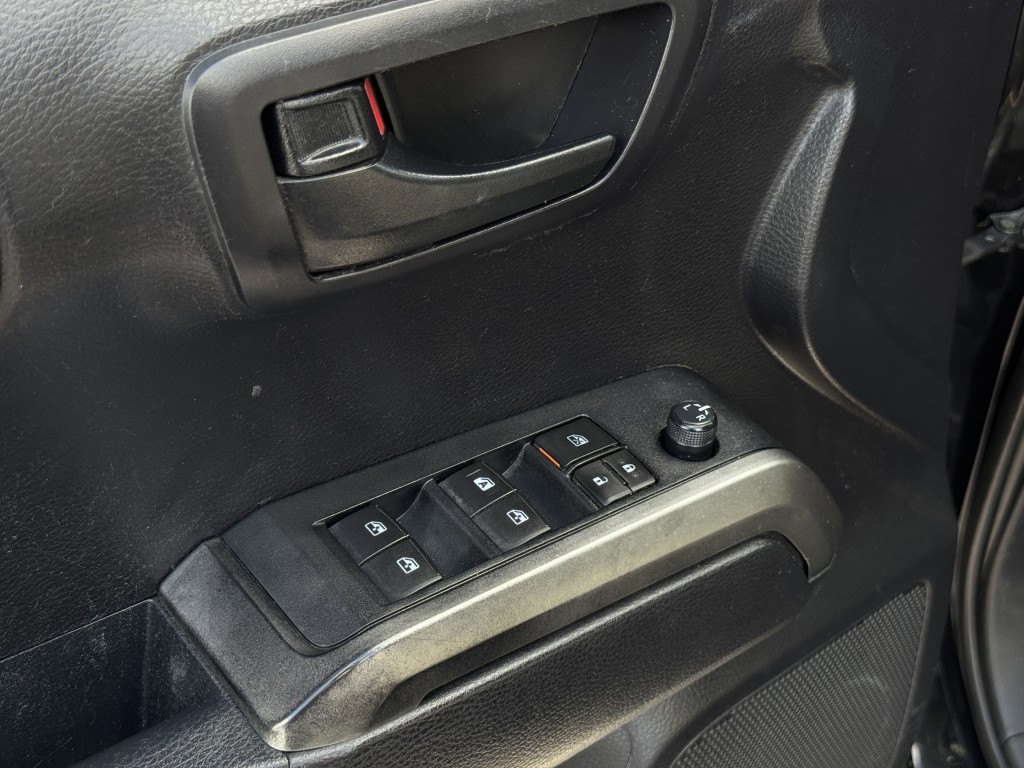 2020 Toyota Tacoma Image 23