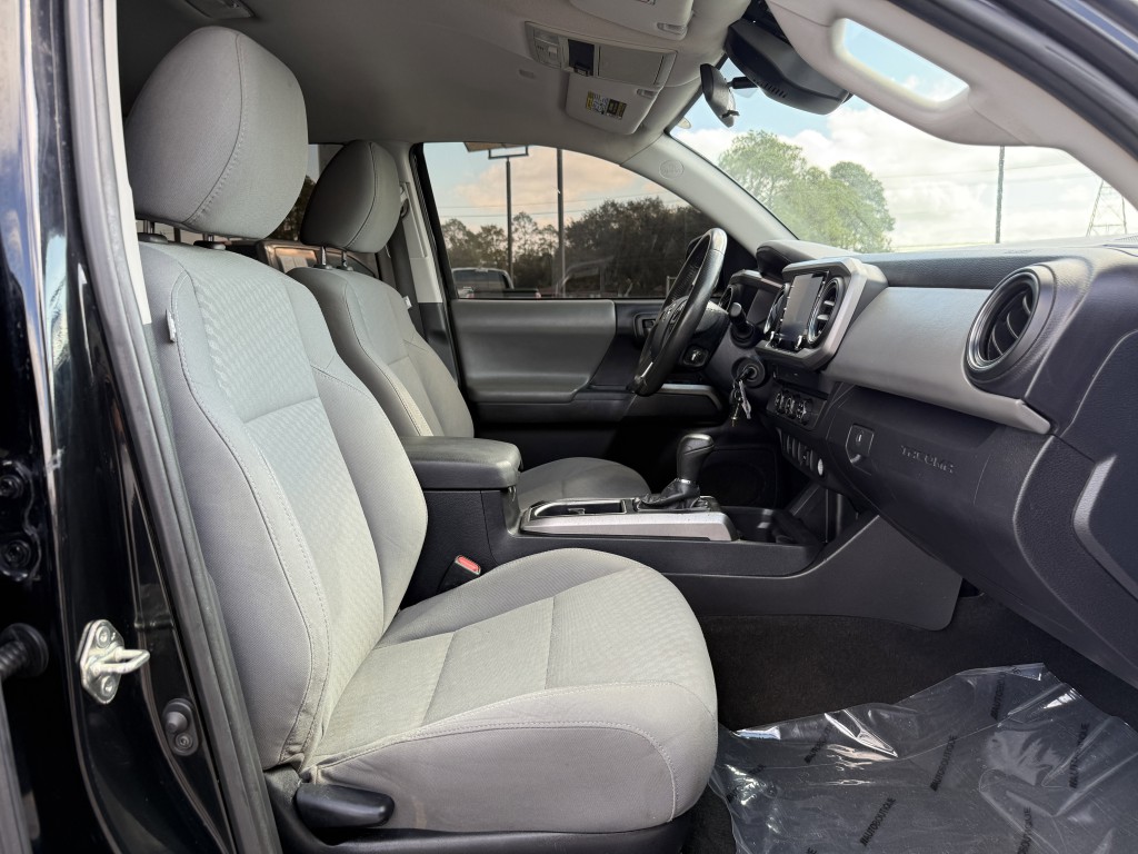 2020 Toyota Tacoma Image 25