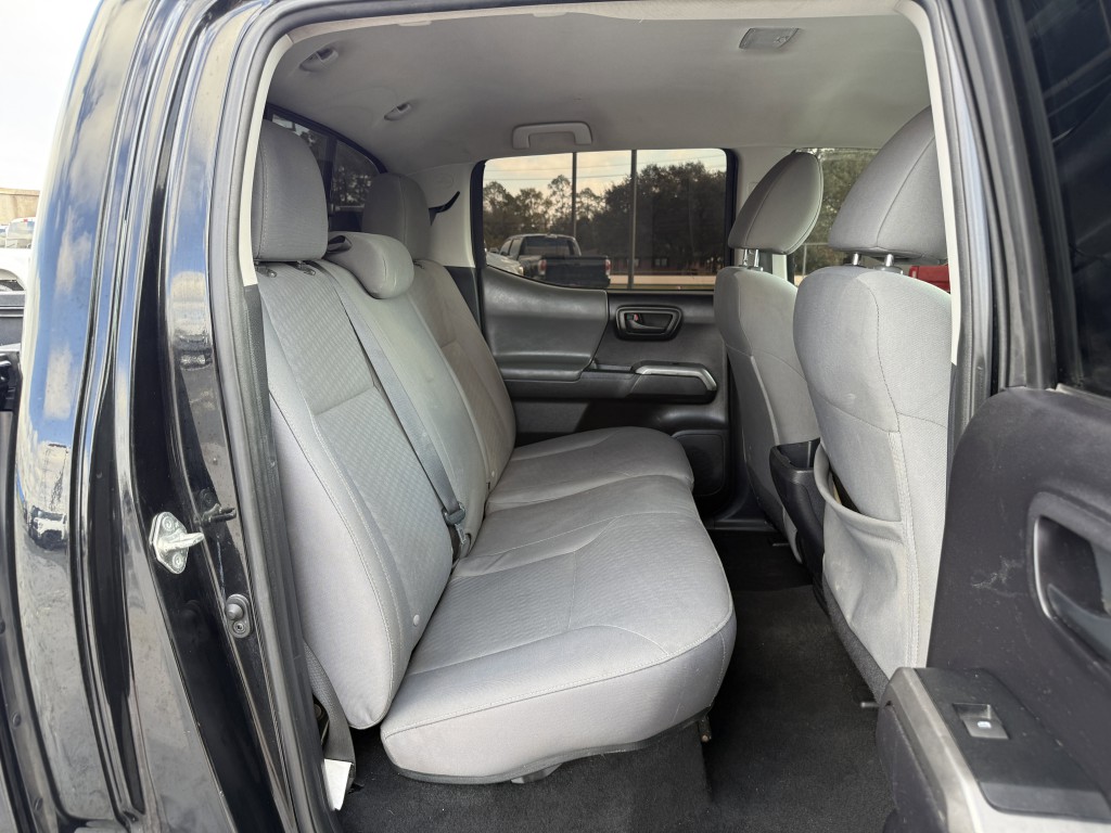 2020 Toyota Tacoma Image 26