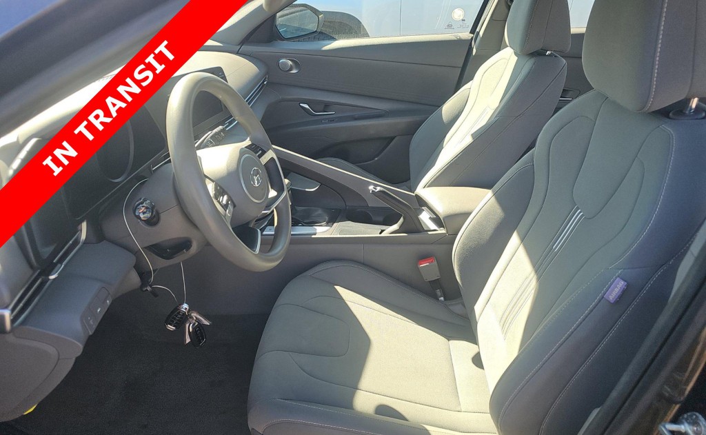 2021 Hyundai Elantra Image 8
