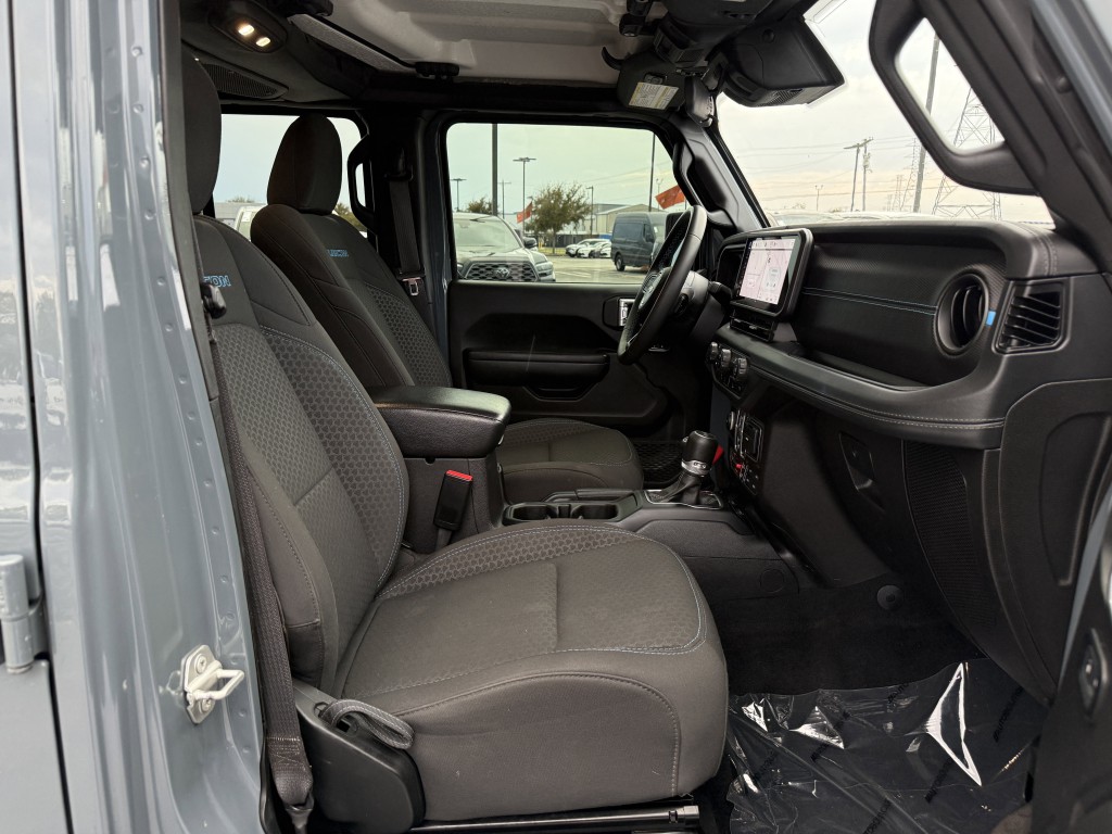 2024 Jeep Wrangler Image 29