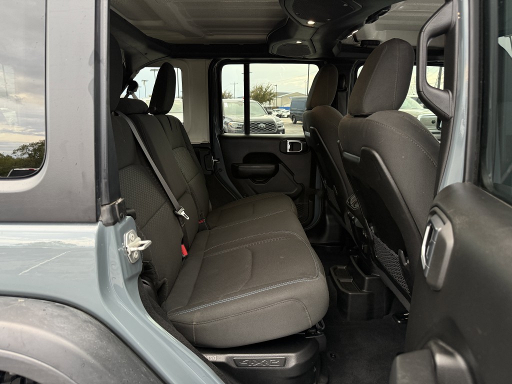 2024 Jeep Wrangler Image 31