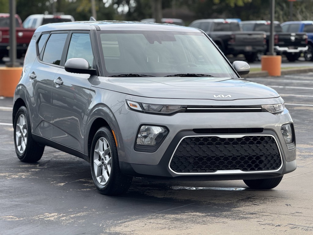 2022 Kia Soul Image 3