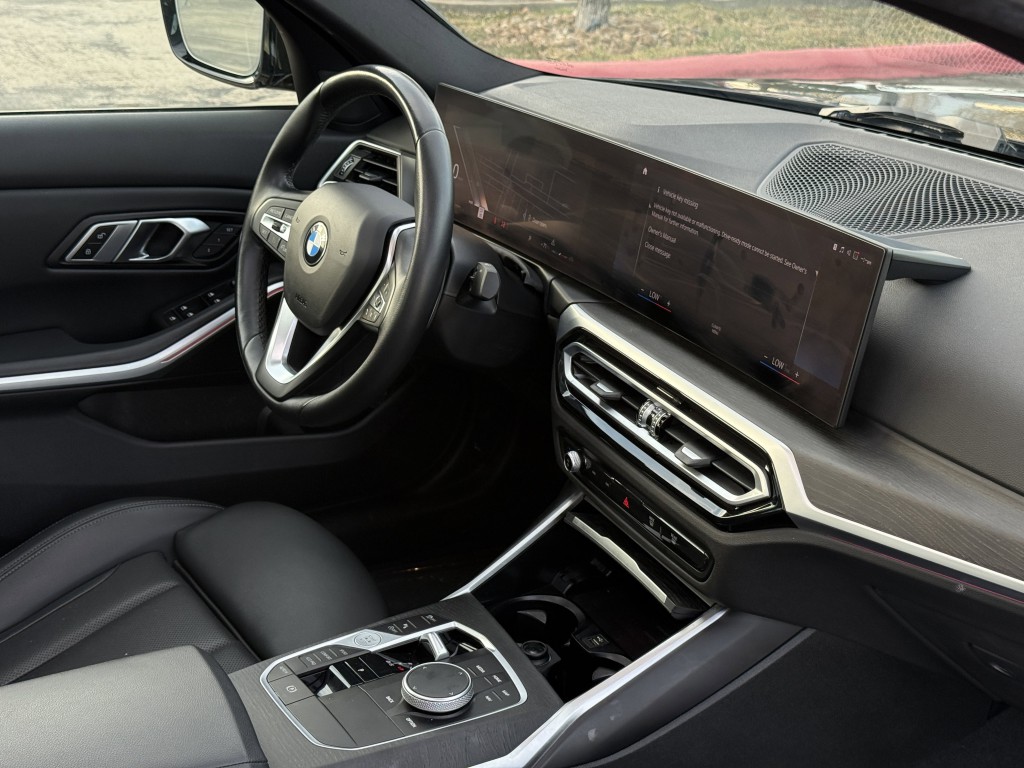 2023 BMW 3 Series Image 15