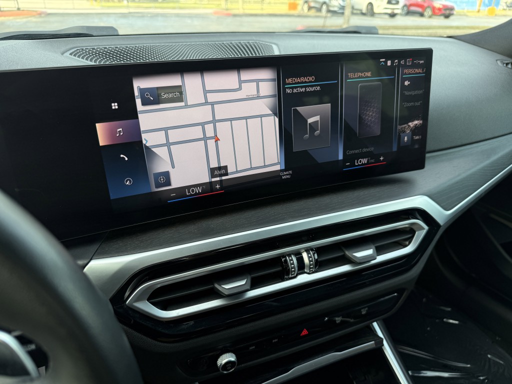 2023 BMW 3 Series Image 25