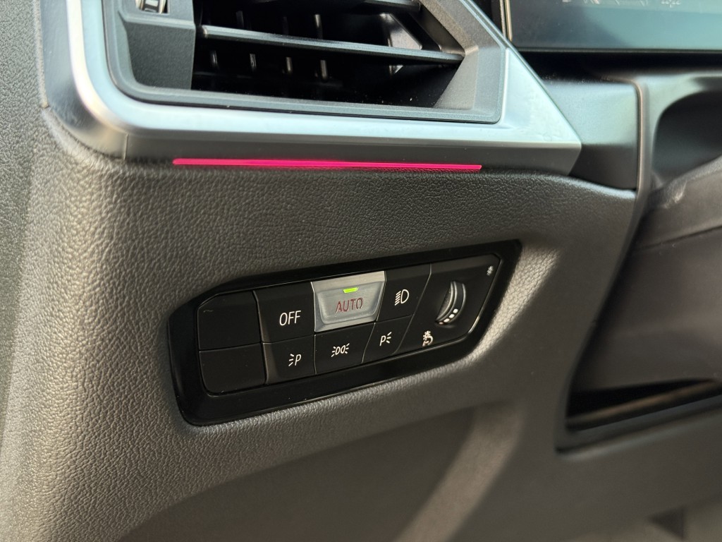 2023 BMW 3 Series Image 32