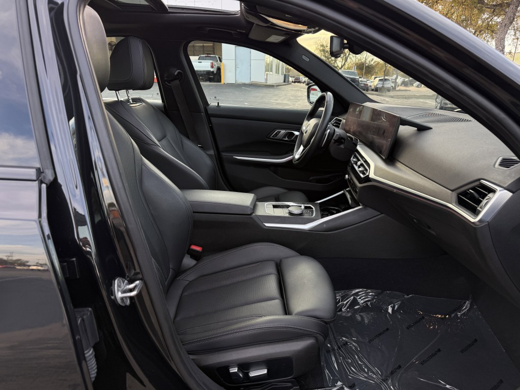 2023 BMW 3 Series Image 34