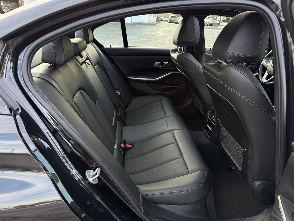 2023 BMW 3 Series Image 36
