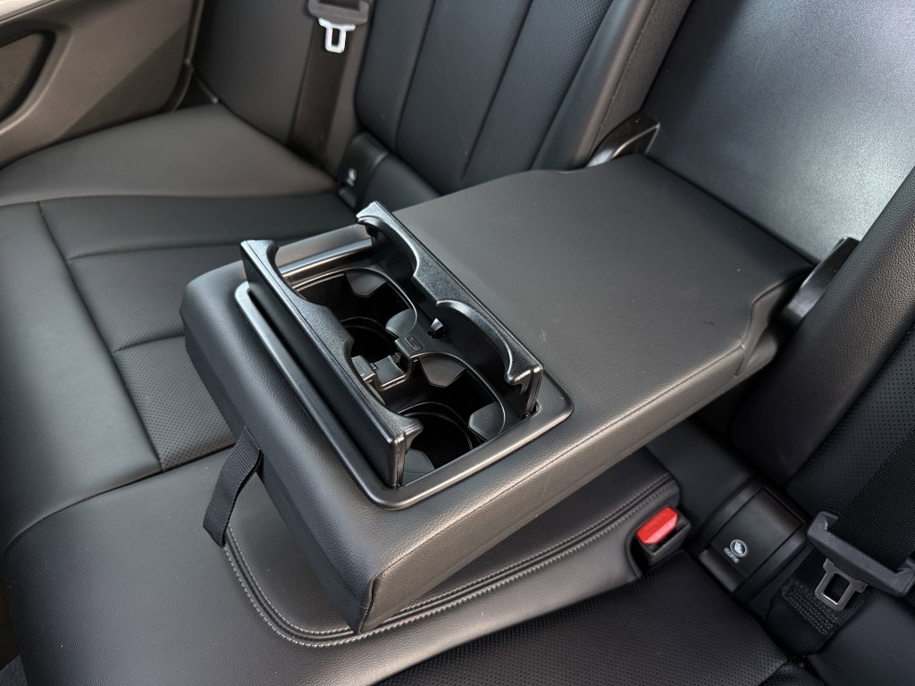 2023 BMW 3 Series Image 37