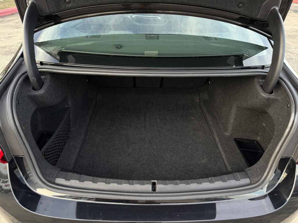 2023 BMW 3 Series Image 40