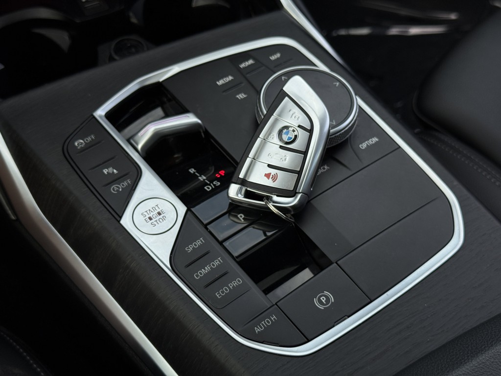 2023 BMW 3 Series Image 41