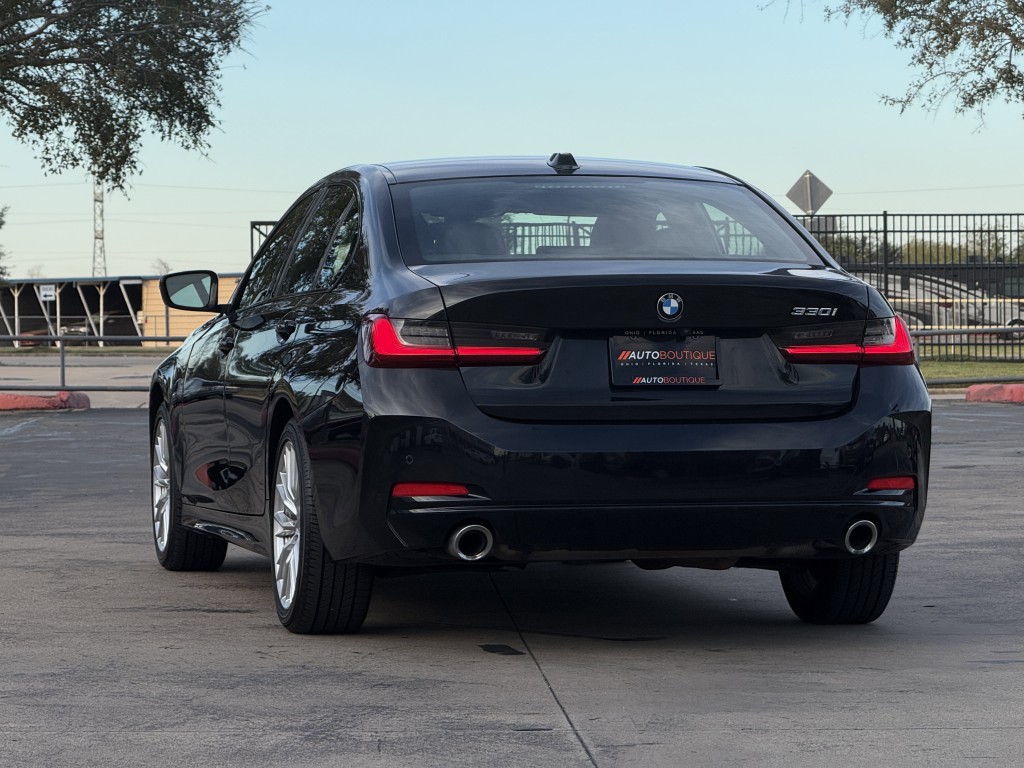 2023 BMW 3 Series Image 9