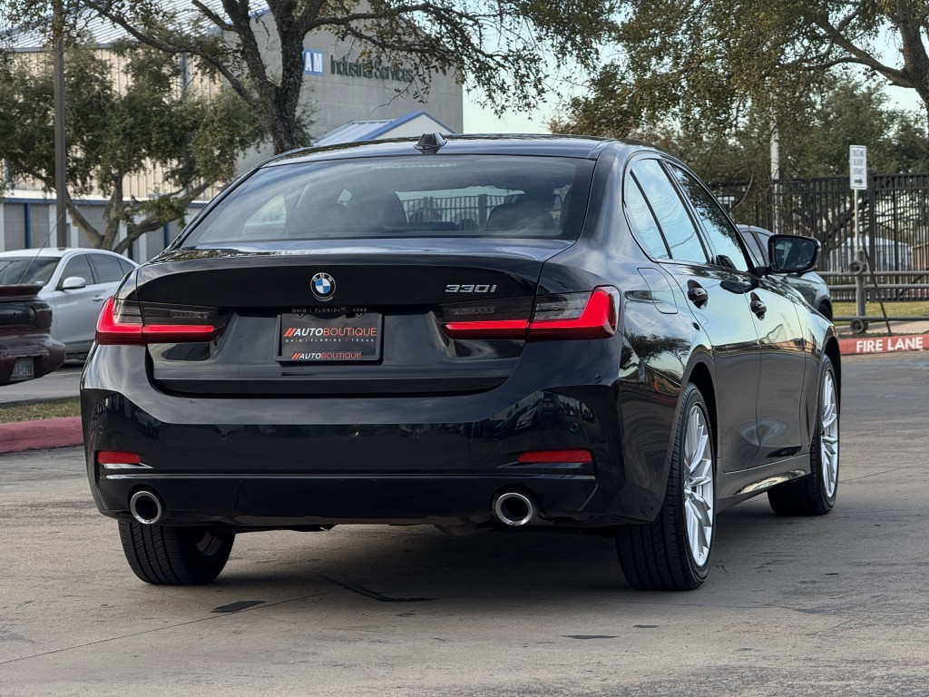 2023 BMW 3 Series Image 10