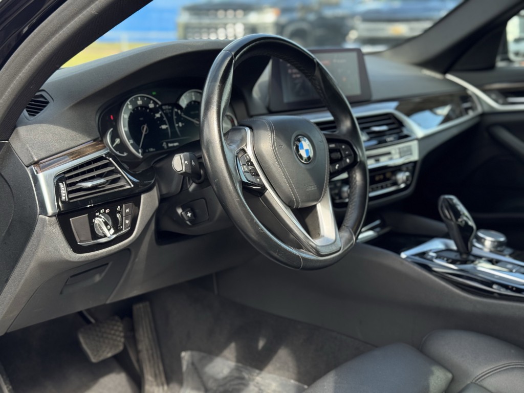 2019 BMW 5 Series Image 13