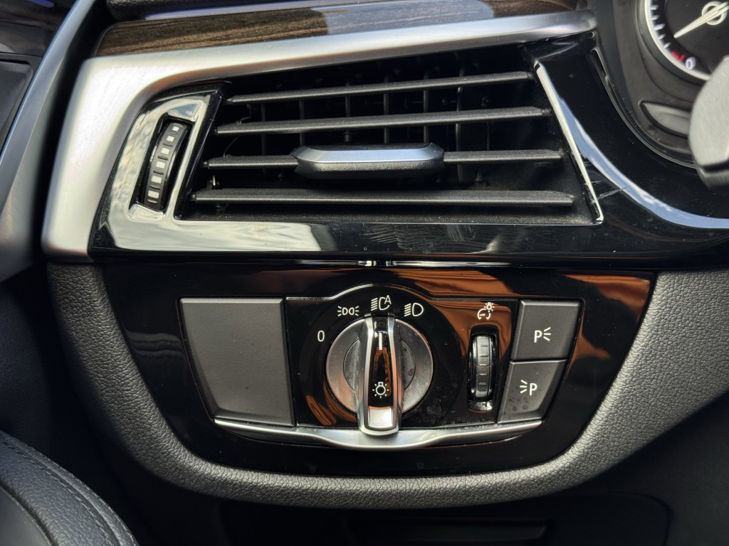 2019 BMW 5 Series Image 22