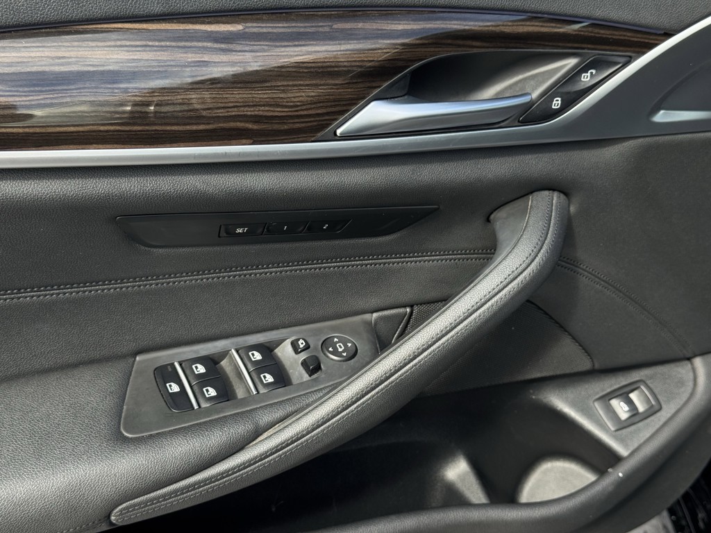 2019 BMW 5 Series Image 23