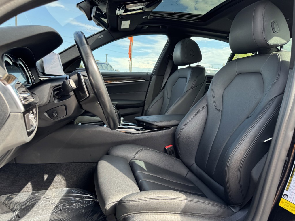 2019 BMW 5 Series Image 24